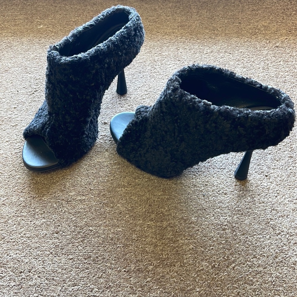 AGL Teddy Black Peep Toe Mule size 38 fits like 8US NEVER WORN